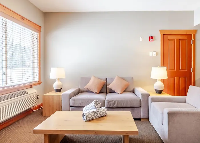 Lizard Creek Lodge