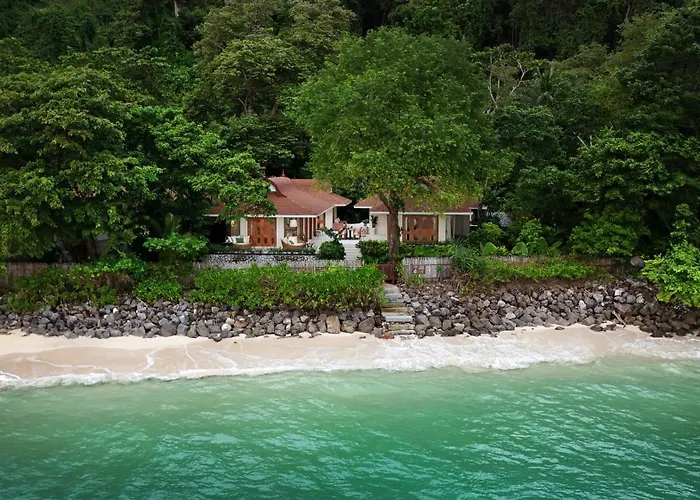 Villa Macaque And Villa Languor
