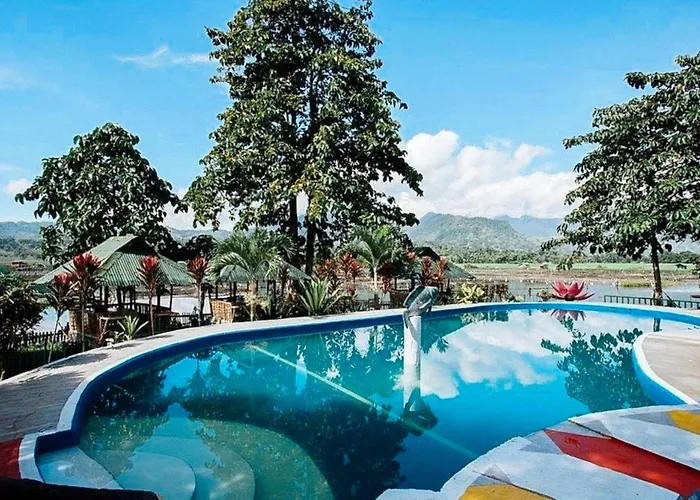 Sunrise Garden Lake Resort