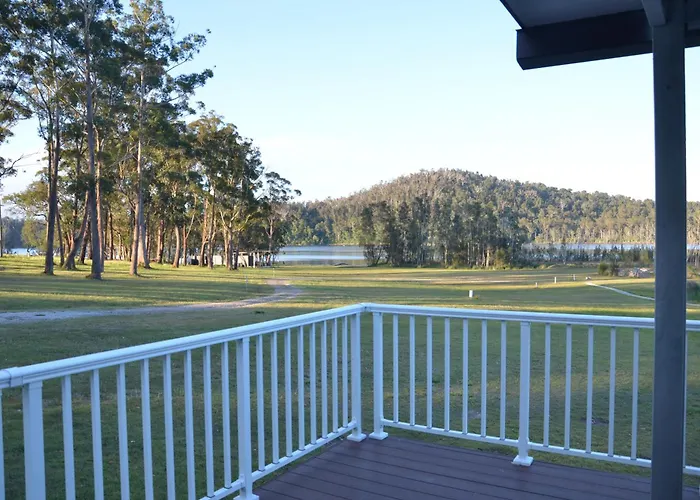 The Leaning Oak Holiday Lifestyles - Lake Conjola