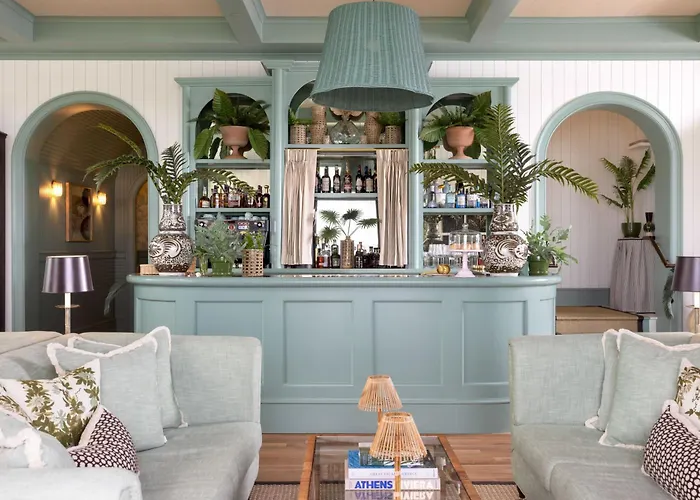The Dunlin, Auberge Collection