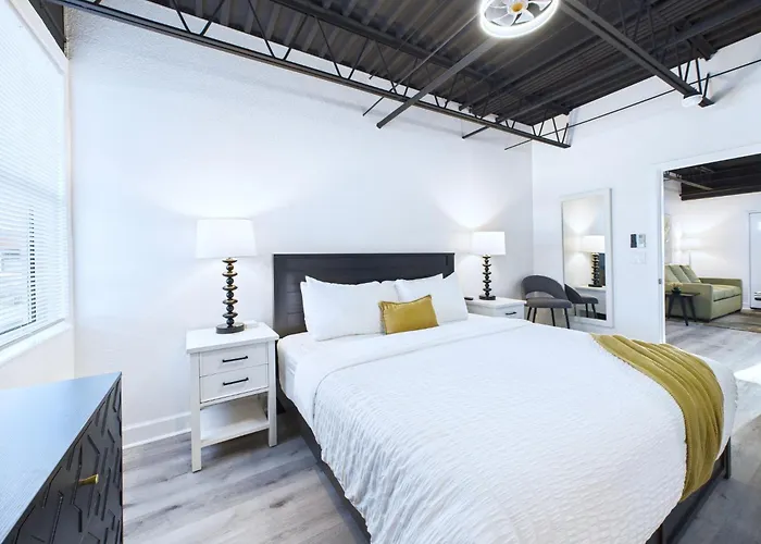 Stylish Loft Minutes From Beach & Port - Unit 204