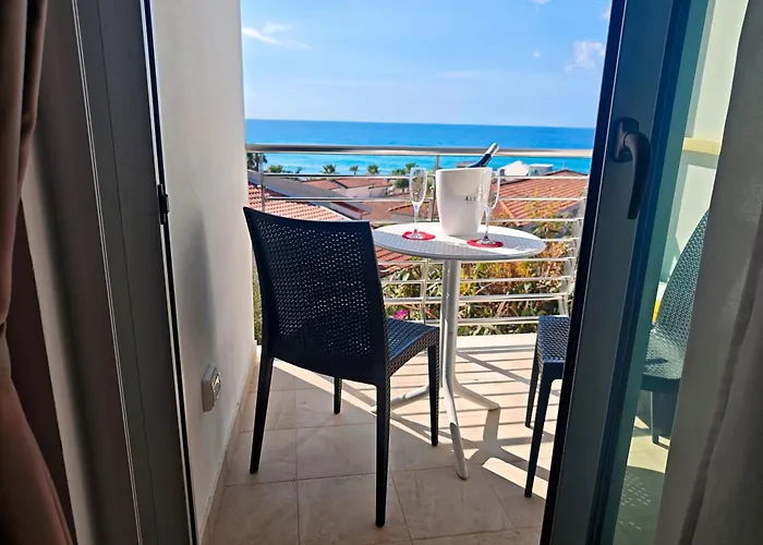Resort Rocca Di Vadaro - Seafront Suites, Rooms & Apartments