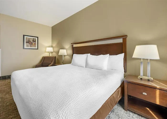 Best Western Plus Prairie Inn