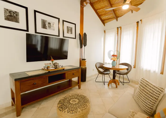 Almond Beach Resort At Jaguar Reef