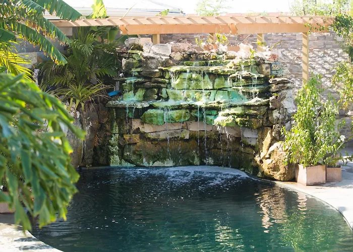 Kokomo Botanical Resort - Caribbean Family Cottages