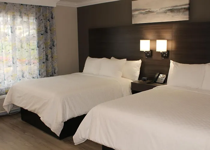Lake Elsinore Resorts