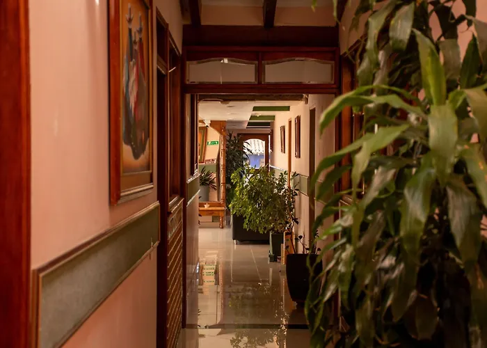 Hotel Santamaria Inn