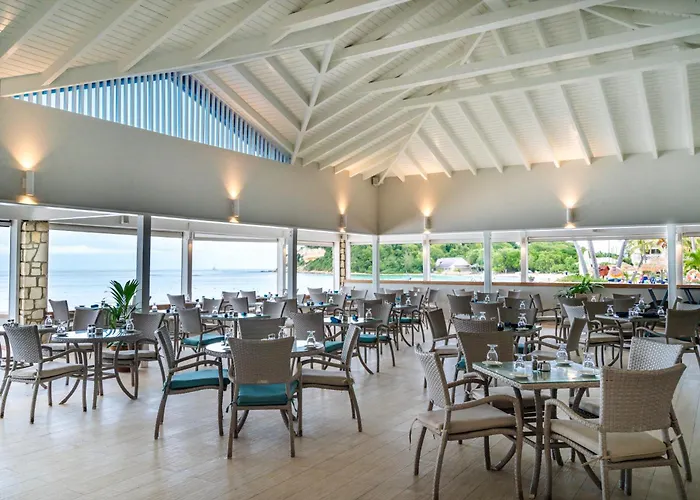 Pineapple Beach Club (Adults Only)
