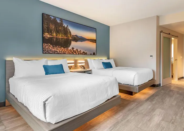 Cambria Hotel Lake Placid - Lakeside Resort