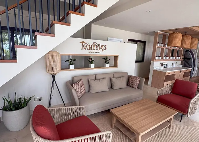 Twin Palms 'Beach House' - New Surf Front Location