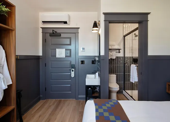 Lightwell Hotel & Spa