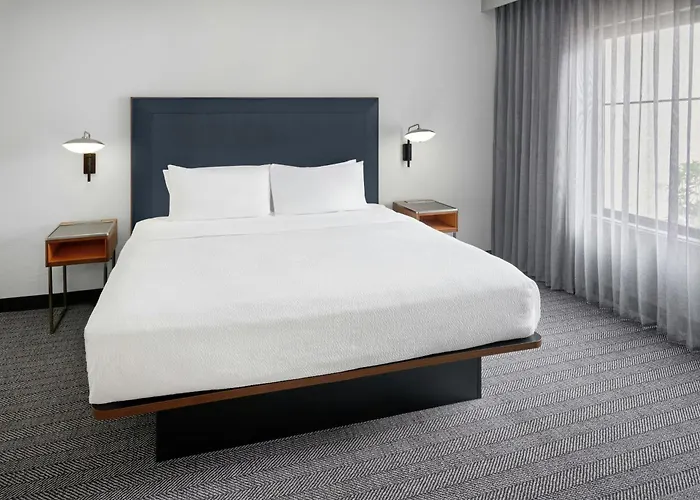 Courtyard By Marriott Huntsville University Drive