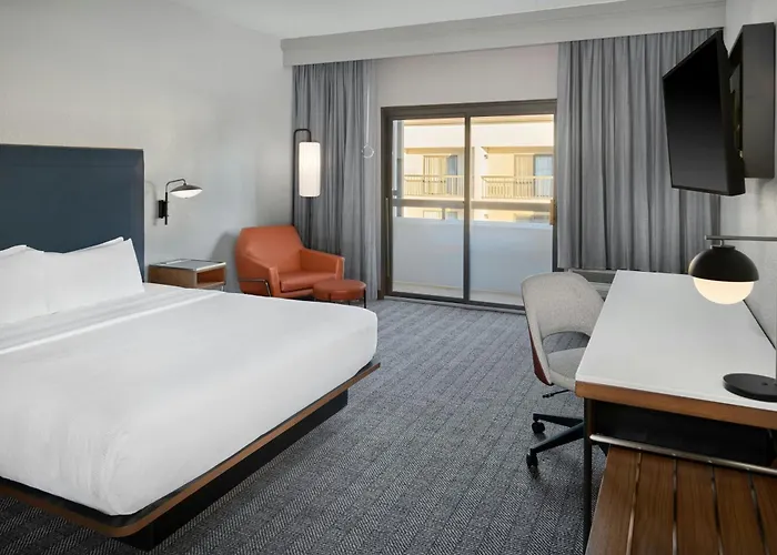Courtyard By Marriott Huntsville University Drive