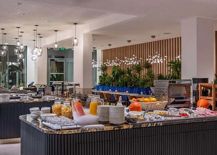 Golden Tulip Lyon Ouest Techlid Hotel & Spa