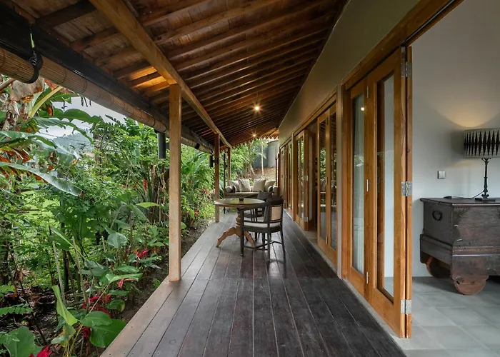 Tebola Village Resort Sidemen