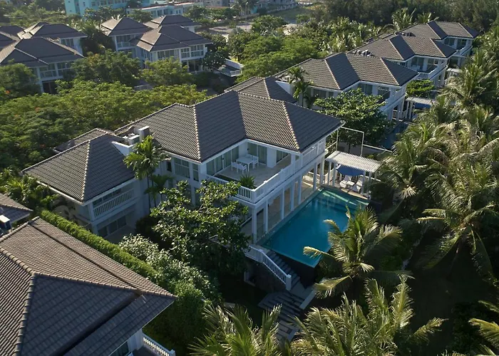 Abogo Premier Village Beachfront Da Nang
