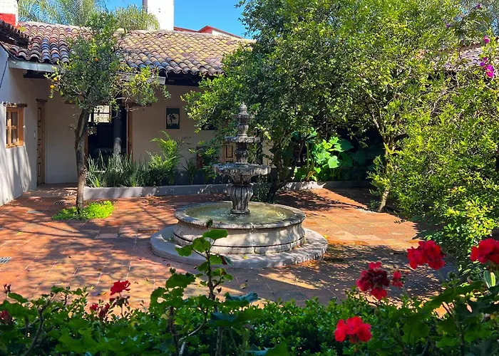 Ombligo Connection House (Adults Only)