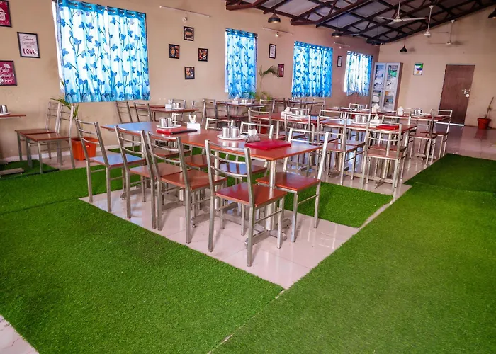 The Green Palm