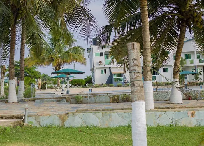 Iloyds Beach Resort & Spa