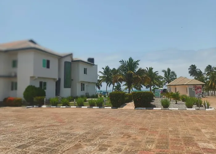 Iloyds Beach Resort & Spa