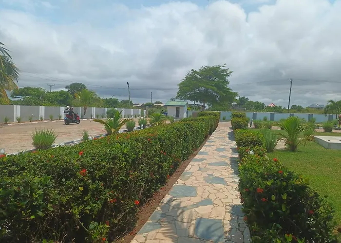 Iloyds Beach Resort & Spa