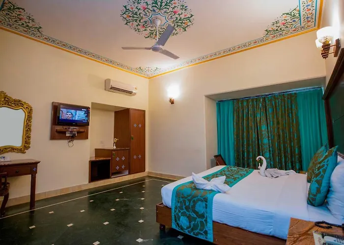 Nahargarh Haveli-Near Train Station Metro