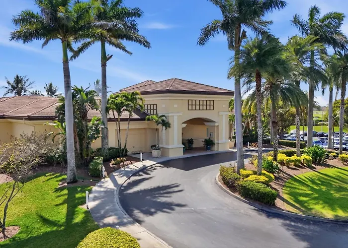 Greenlinks Golf Villas At Lely Resort