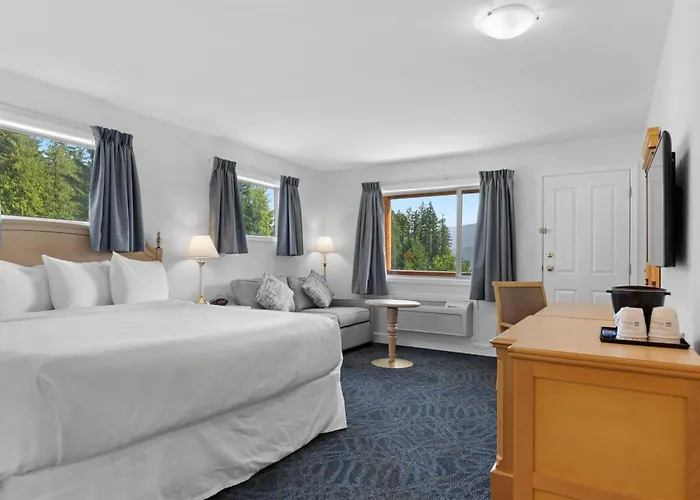 Kootenay Lakeview Resort BW Signature Collection