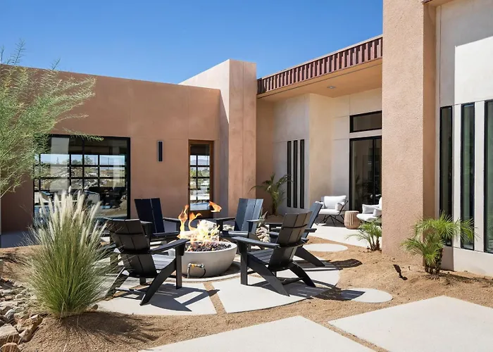 Peak By Fieldtrip - 8 Bedroom Modern Oasis - 2 Pools