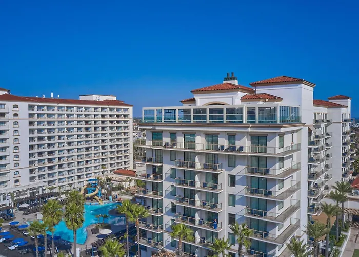 The Waterfront Beach Resort, A Hilton Hotel