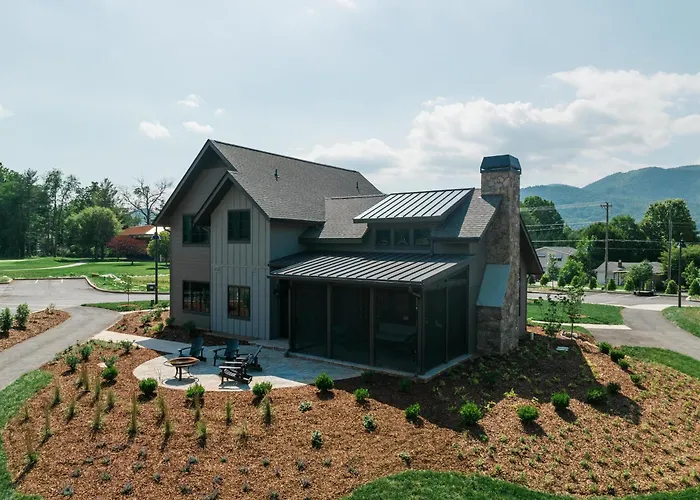 Waynesville Inn And Golf Club, Tapestry Collection By Hilton