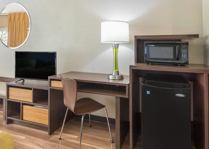 Super 8 By Wyndham Asheville Airport