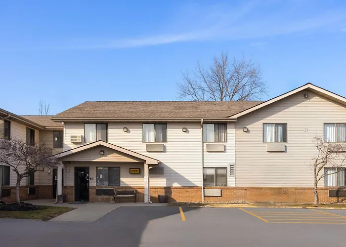 Super 8 By Wyndham Mentor/Cleveland Area