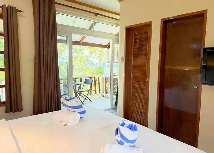 El Galleon Beach Resort