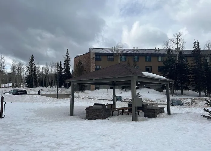 King Bed Condo At Cedar Breaks Lodge