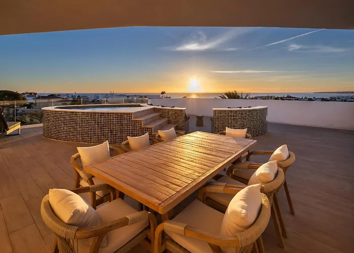 Castelo Suites Hotel