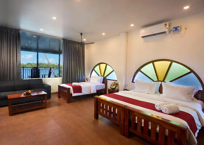Akanta Cherai Beach Resort