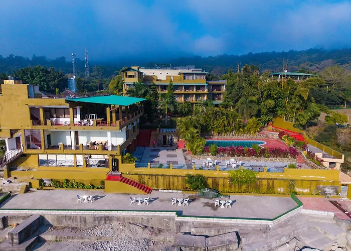 Flying Sparrow Riverside Resort