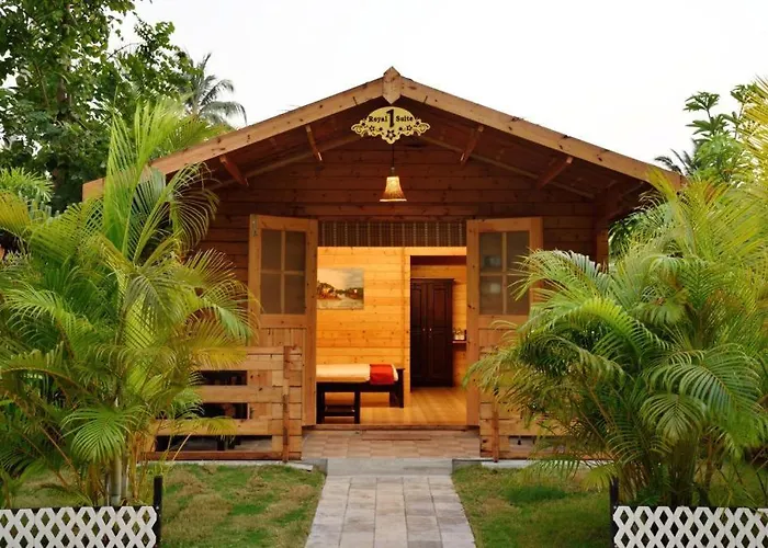 Majestic Beach Comforts - Beachfront