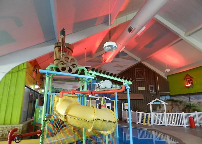 Ramada By Wyndham Williamsburg And Wasserbahn Waterpark