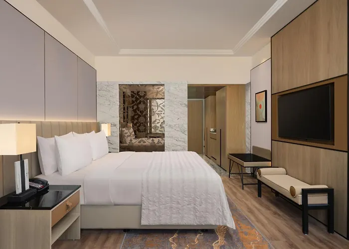 Le Meridien, Surat