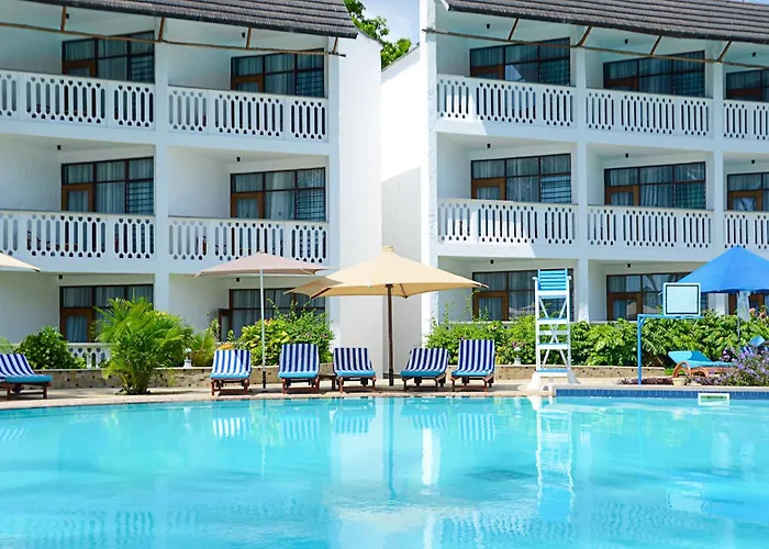 Travellers Beach Hotel & Spa