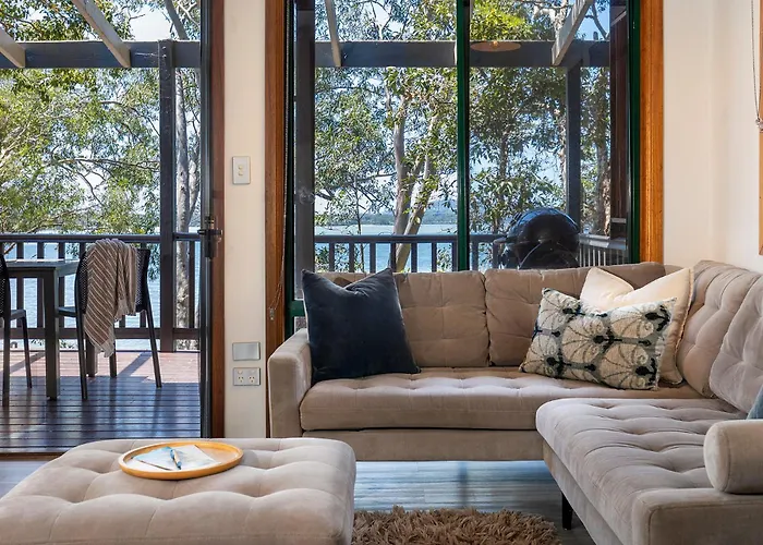 Eumarella Shores Noosa Lake Retreat