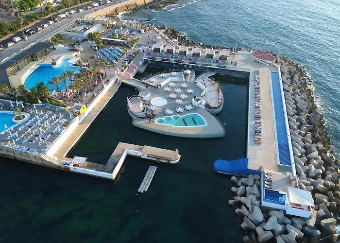 Riviera Hotel And Beach Lounge, Beirut