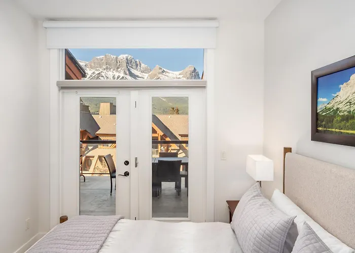 Spectacular Penthouse With Amazing Views, Indoor Pool And Hot Tub