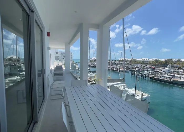 Palm Cay Marina, Resort & Spa