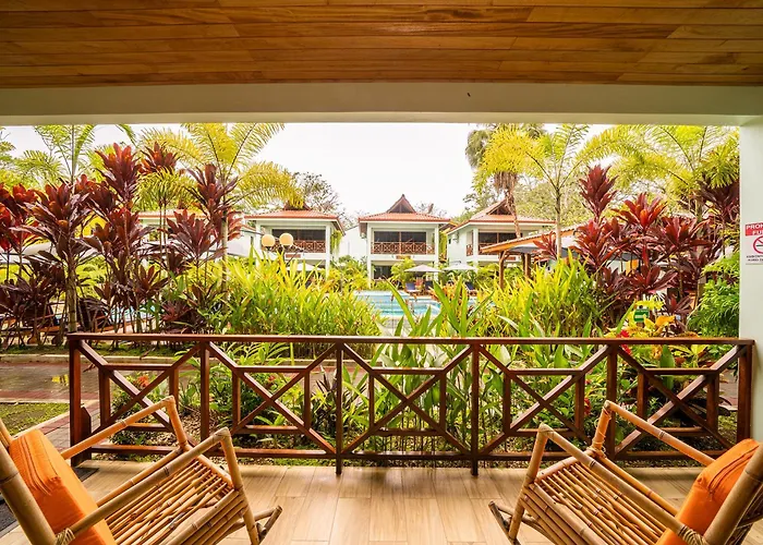 Bungalows Beachfront Hotel