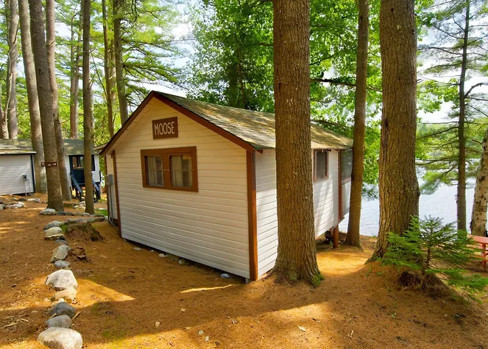 Getogether Pines Lakeside Cabin Resort