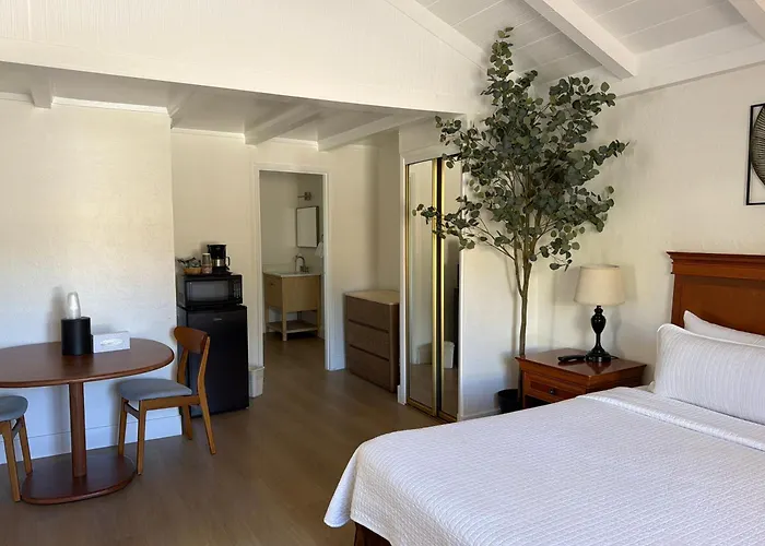 Carmel Resort Inn
